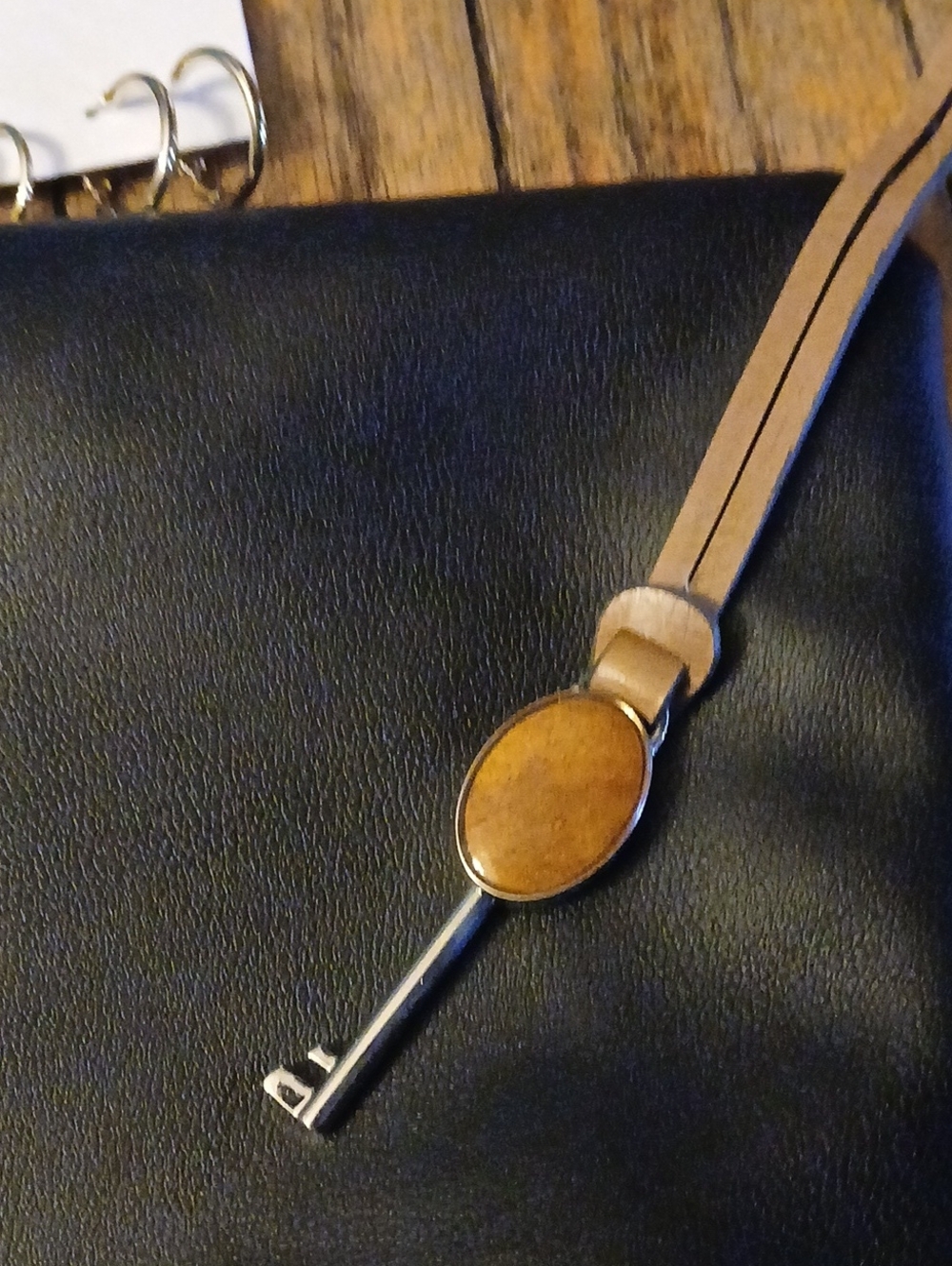 Fossil  Brown Leather Key Fob with Metal Key Accent Vintage